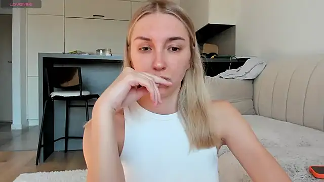 Sunny Rina  online show from 05/21/26, 06:22
