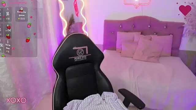 HANNI TAY online show from 12/18/25, 11:47