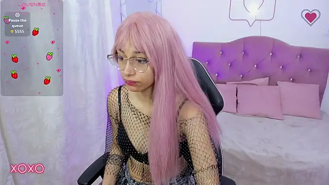 HANNI TAY online show from 11/30/25, 12:06