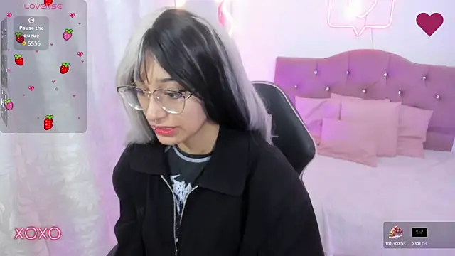 HANNI TAY online show from 12/03/25, 11:42