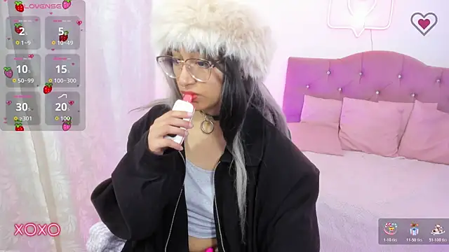 HANNI TAY online show from 12/04/25, 11:42