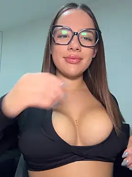 AlessiaaRuso1 online show from 06/12/26, 03:59