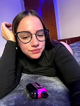 AlessiaaRuso1 online show from 09/10/25, 05:56