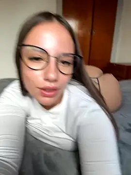 AlessiaaRuso1 online show from 11/28/25, 06:52