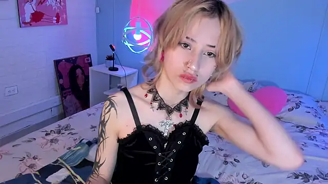 Snapshot of Hannahpage chatting on 10/12/25, 03:02 Hannahpage online show from 10/12/25, 03:02