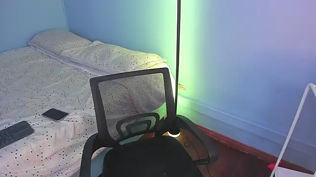 Hannahpage online show from 03/11/26, 12:21