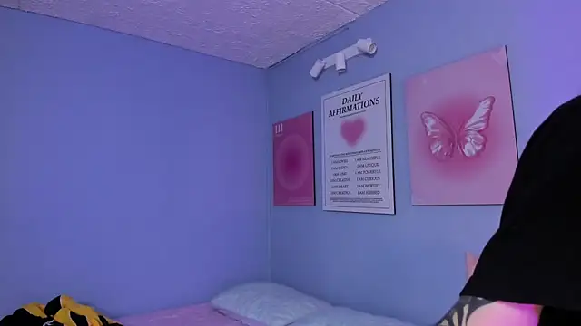 Hannahpage online show from 03/30/26, 12:50