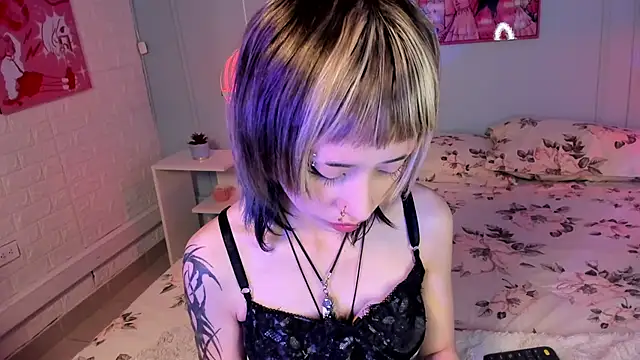 Hannahpage online show from 12/05/25, 12:26