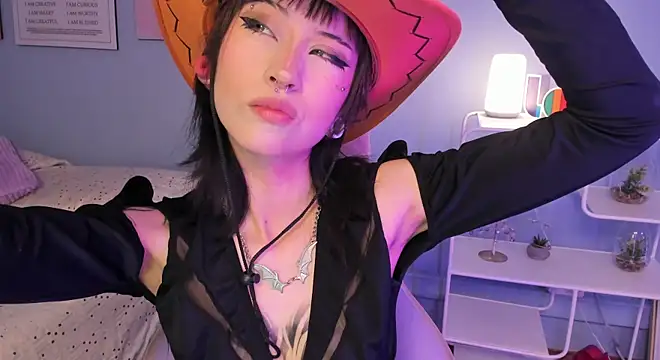 Hannahpage online show from 01/15/26, 12:19