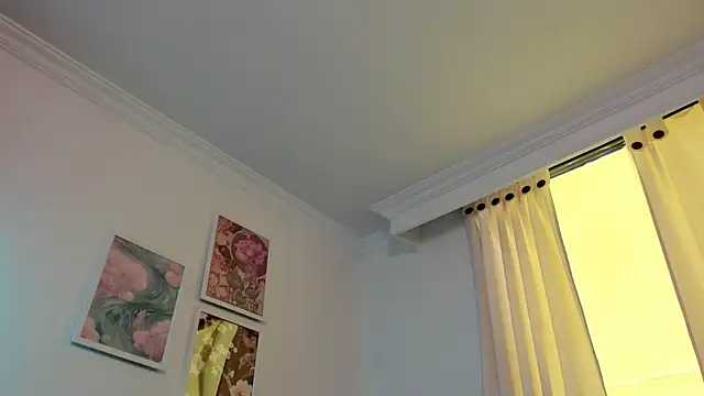 canelleGarces online show from 11/04/25, 02:10