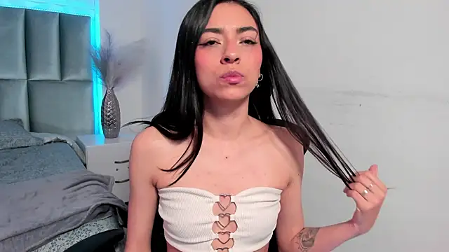 canelleGarces online show from 09/25/25, 12:33