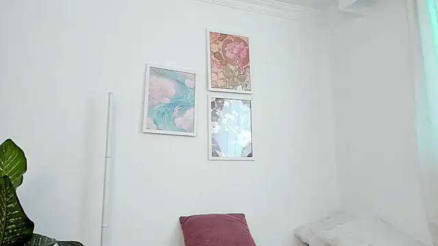 canelleGarces online show from 04/15/26, 07:58