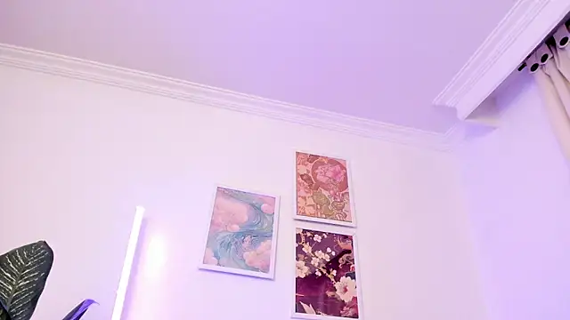 canelleGarces online show from 04/07/26, 11:50