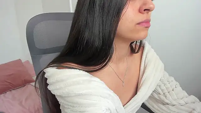 Snapshot of canelleGarces chatting on 07/04/26, 06:12 canelleGarces online show from 07/04/26, 06:12