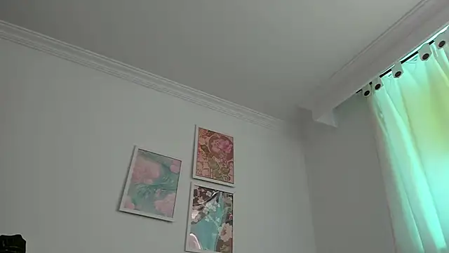 canelleGarces online show from 04/13/26, 08:24