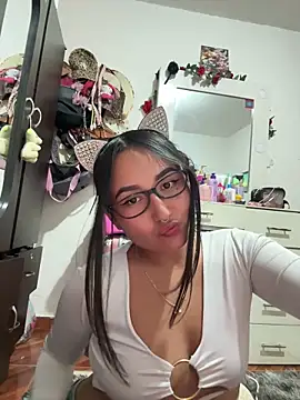 saranghae  online show from 10/06/25, 12:45