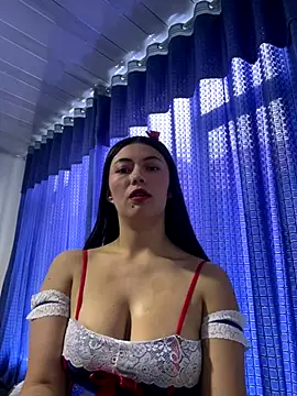 Snapshot of Tamygh_ chatting on 10/31/25, 04:03 Tamygh online show from 10/31/25, 04:03