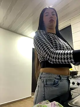 Snapshot of Tamygh_ chatting on 11/12/25, 11:30 Tamygh online show from 11/12/25, 11:30