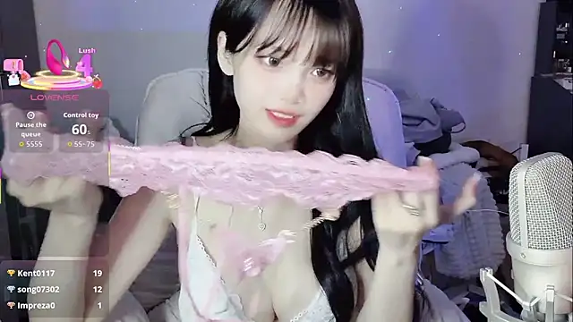 Snapshot of twlilybae chatting on 02/26/26, 03:01 twlilybae online show from 02/26/26, 03:01