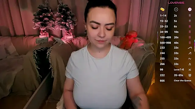 Snapshot of ashton_heidii chatting on 12/21/25, 11:49 ashton heidii online show from 12/21/25, 11:49