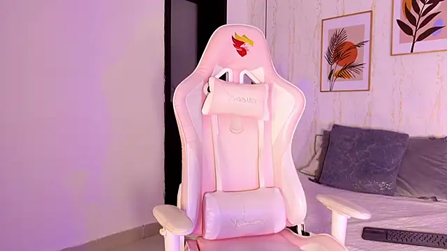 Ayleen Dunkan online show from 09/18/25, 12:19