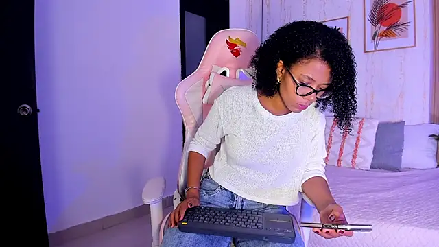 Ayleen Dunkan online show from 11/02/25, 12:43