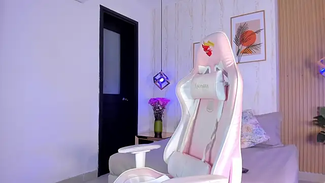 Ayleen Dunkan online show from 12/16/25, 12:53