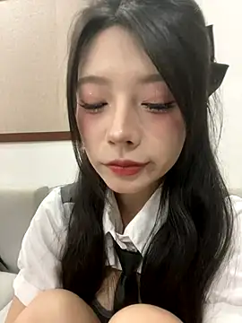 Snapshot of yuanyuanzi99 chatting on 10/16/25, 12:13 yuanyuanzi99 online show from 10/16/25, 12:13