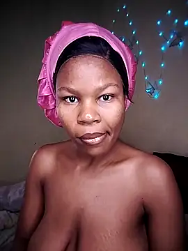 Seductive Yellow Titties online show from 03/08/26, 01:36