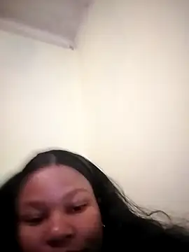 Seductive Yellow Titties online show from 11/07/25, 07:51