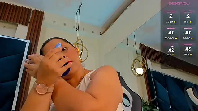 KikaDuque online show from 11/29/25, 07:14