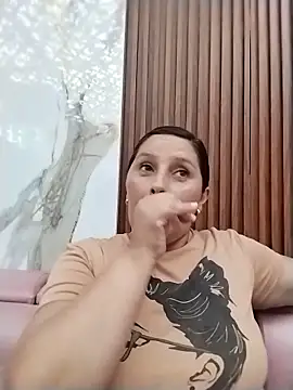Snapshot of KikaDuque chatting on 06/19/26, 06:58 KikaDuque online show from 06/19/26, 06:58