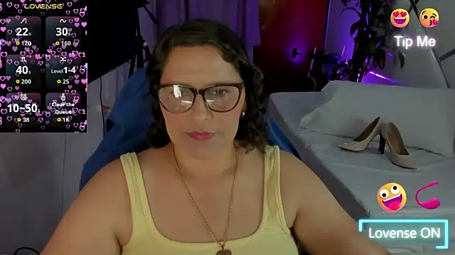 KikaDuque online show from 12/04/25, 07:35