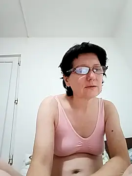 Vera Elle online show from 11/30/25, 05:47