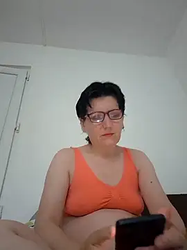 Snapshot of Vera_Elle chatting on 05/19/26, 03:24 Vera Elle online show from 05/19/26, 03:24