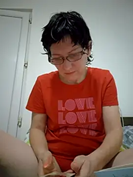 Vera Elle online show from 12/16/25, 01:54