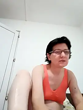 Vera Elle online show from 10/30/25, 03:20