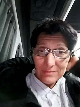 Vera Elle online show from 10/12/25, 04:25