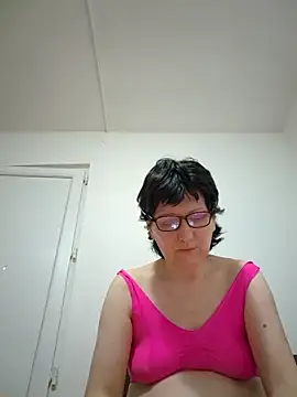 Snapshot of Vera_Elle chatting on 05/28/26, 02:19 Vera Elle online show from 05/28/26, 02:19