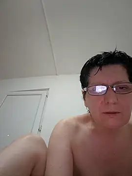 Vera Elle online show from 06/17/26, 12:43
