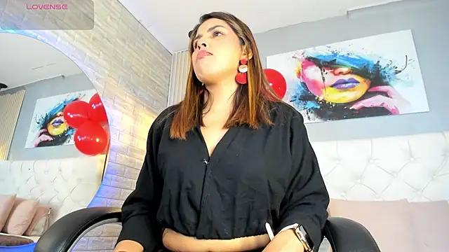 scarletbaker  online show from 12/01/25, 07:15