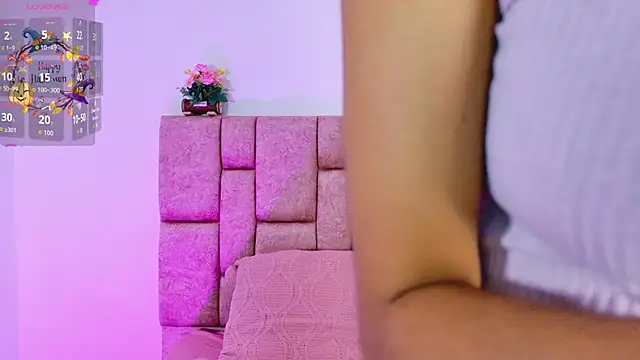 ScarlettLuxe online show from 10/24/25, 12:48