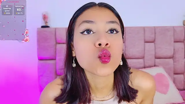 ScarlettLuxe online show from 11/25/25, 01:00