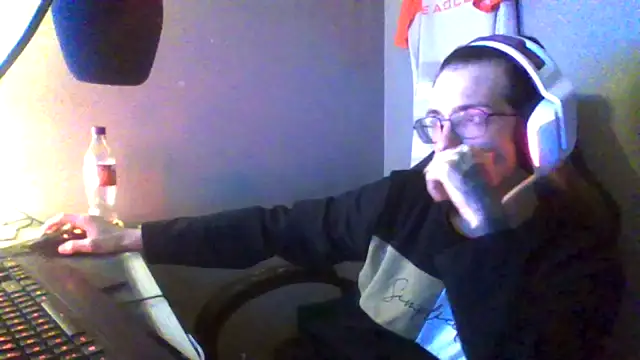 Snapshot of Dikklauss chatting on 10/13/25, 06:20 Dikklauss online show from 10/13/25, 06:20