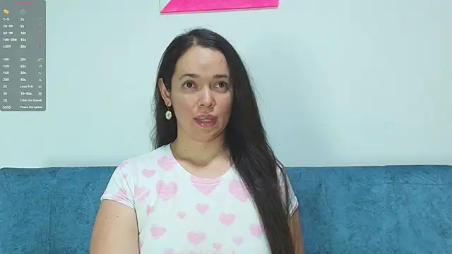 Snapshot of loreen_grey chatting on 04/06/26, 08:10 loreen grey online show from 04/06/26, 08:10