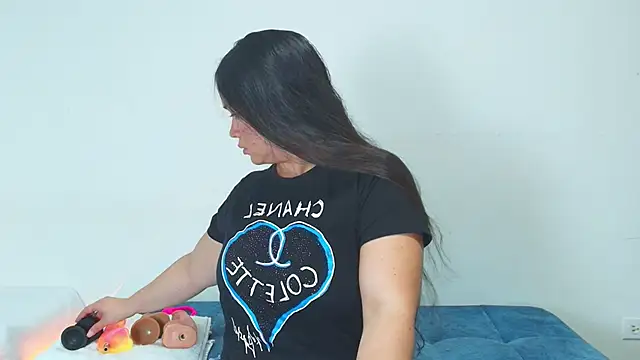 Snapshot of loreen_grey chatting on 03/13/26, 08:03 loreen grey online show from 03/13/26, 08:03