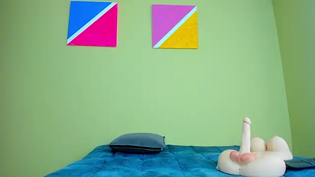 Snapshot of loreen_grey chatting on 09/17/25, 08:11 loreen grey online show from 09/17/25, 08:11