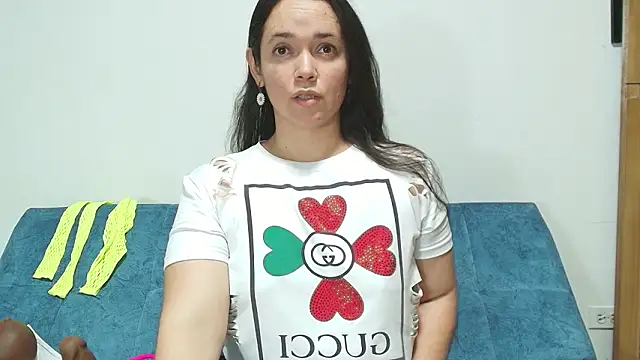 Snapshot of loreen_grey chatting on 03/22/26, 08:10 loreen grey online show from 03/22/26, 08:10