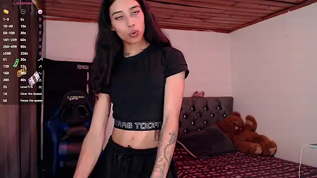 Snapshot of Sweet-Cris chatting on 09/25/25, 06:14 Sweet-Cris online show from 09/25/25, 06:14