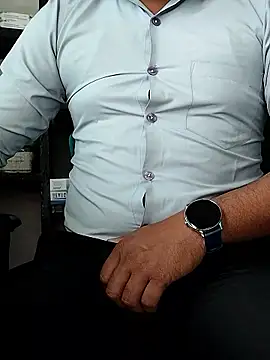 hunk28 6 online show from 11/23/25, 06:45